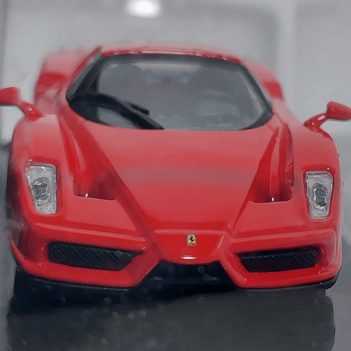 FERRARI ENZO Escala 1/43 , Marca Ixo 4