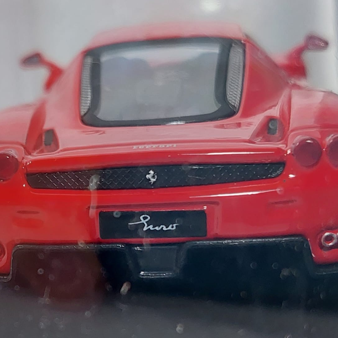 FERRARI ENZO Escala 1/43 , Marca Ixo 5