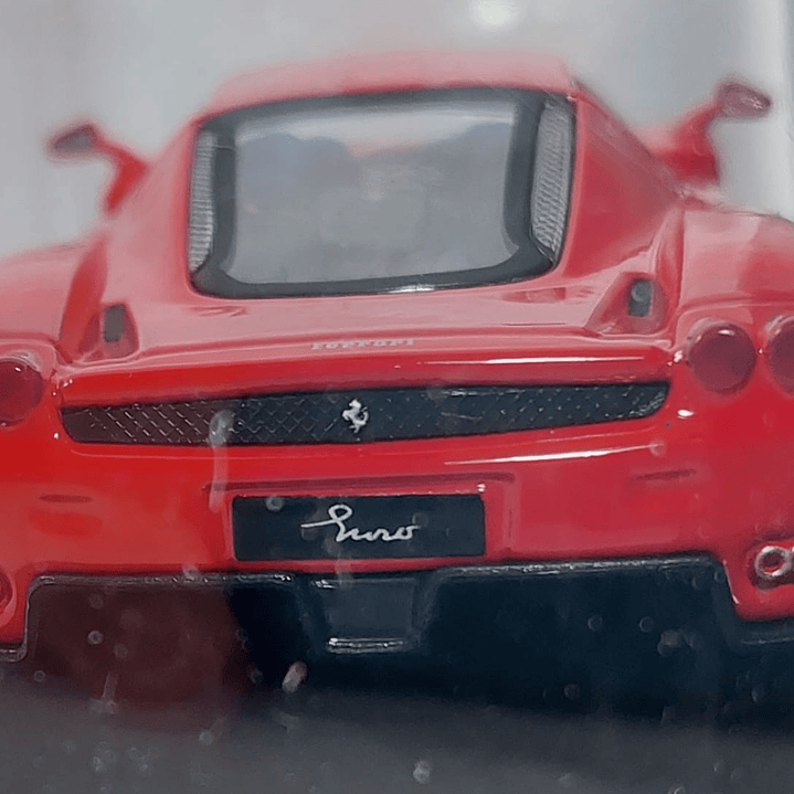 FERRARI ENZO Escala 1/43 , Marca Ixo 5