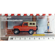 Nissan Patrol 1975 con Mochilera , Greenlight, Escala 1-64