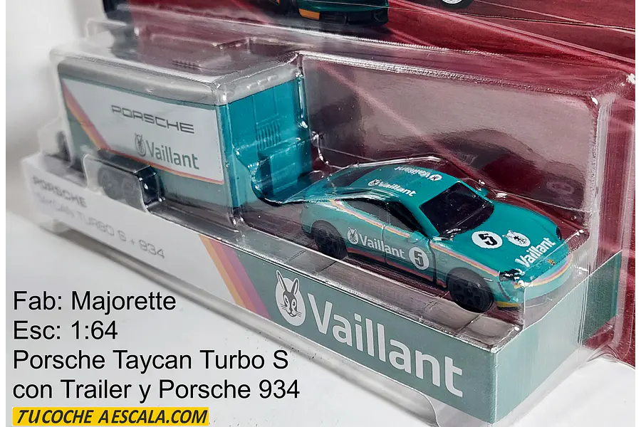 Porsche Taycan Turbo S con Trailer y Porsche 934, Majorette, Escala 1-64