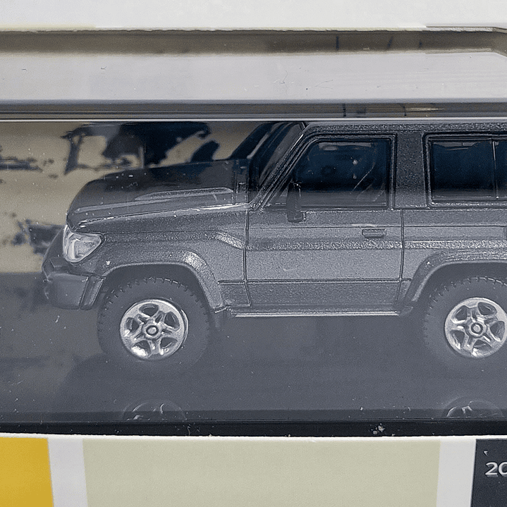 Toyota Land Cruiser 71 2014, 64 Paragon, Escala 1-64 5