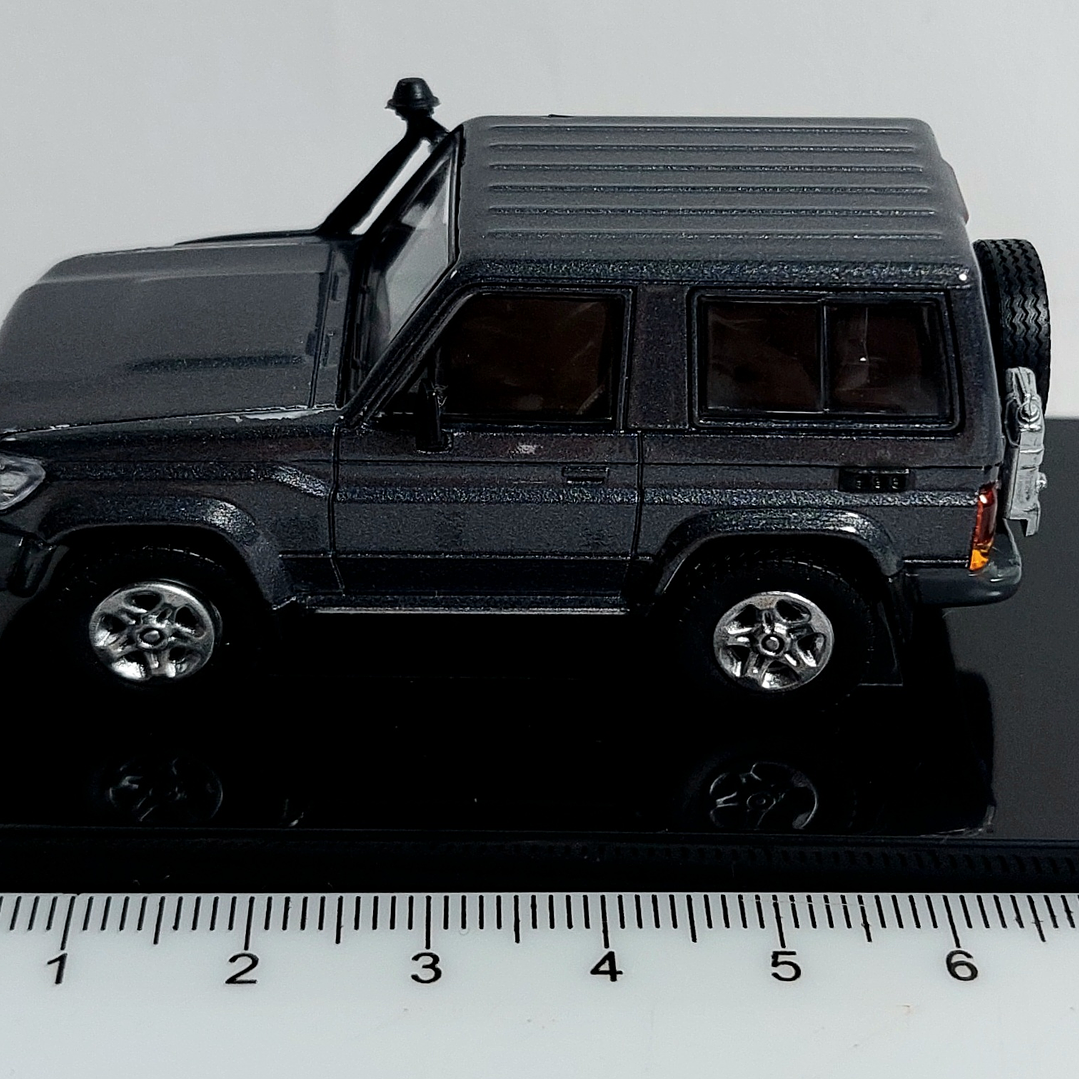 Toyota Land Cruiser 71 2014, 64 Paragon, Escala 1-64 6