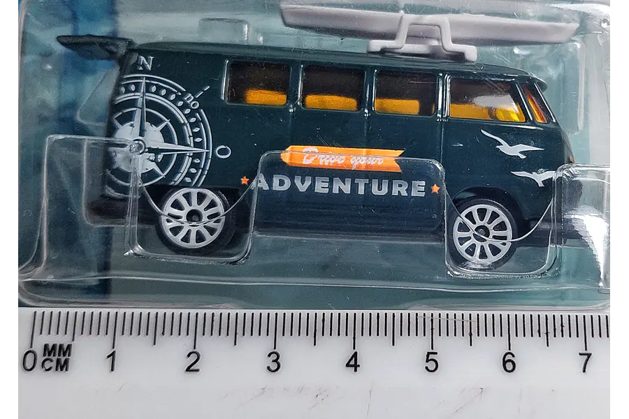 VOLKSWAGEN T1 COMBI , Escala 1:64, Marca MAJORETTE 
