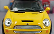 Mini Cooper S amarillo , Kinsmart, Escala 1-28