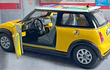Mini Cooper S amarillo , Kinsmart, Escala 1-28