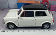Mini Cooper 1300,  Escala 1/36 , MARCA WELLY