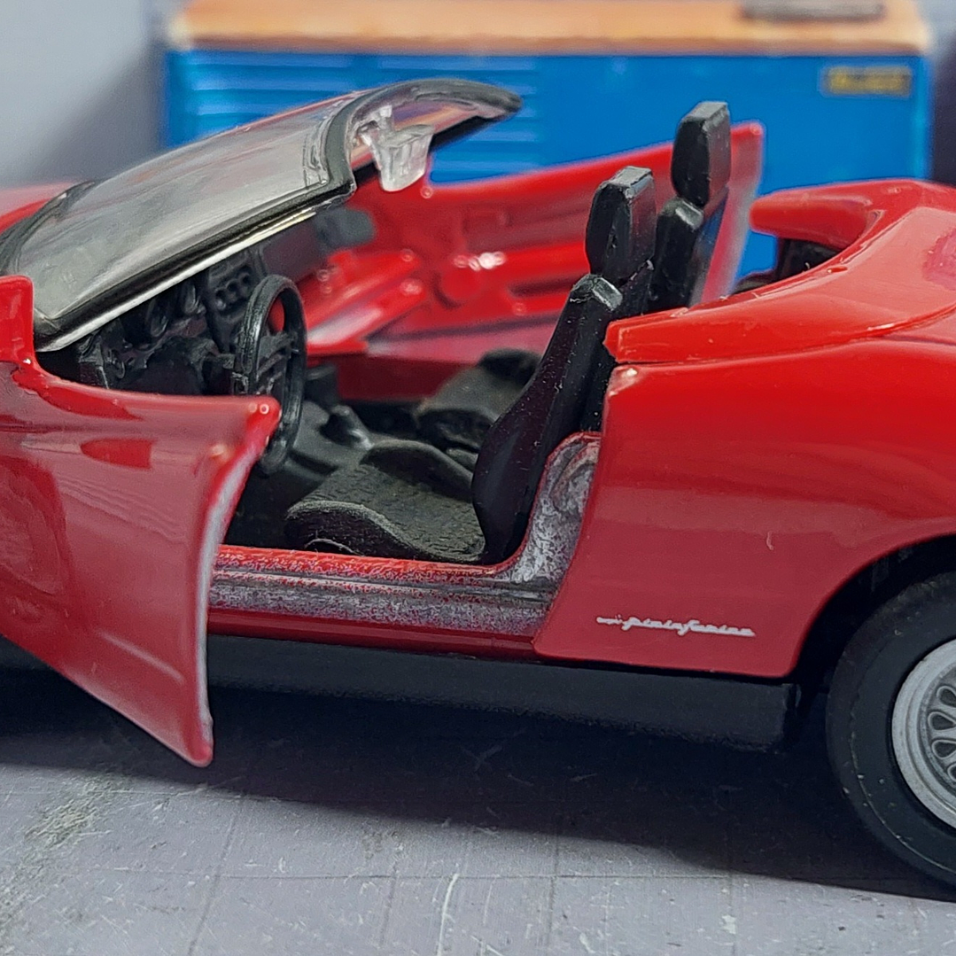 Alfa Romeo spider 1989 1/36 WELLY 4