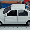 Renault Logan blanco escala 1/36 Carro A Escala De Coleccion 