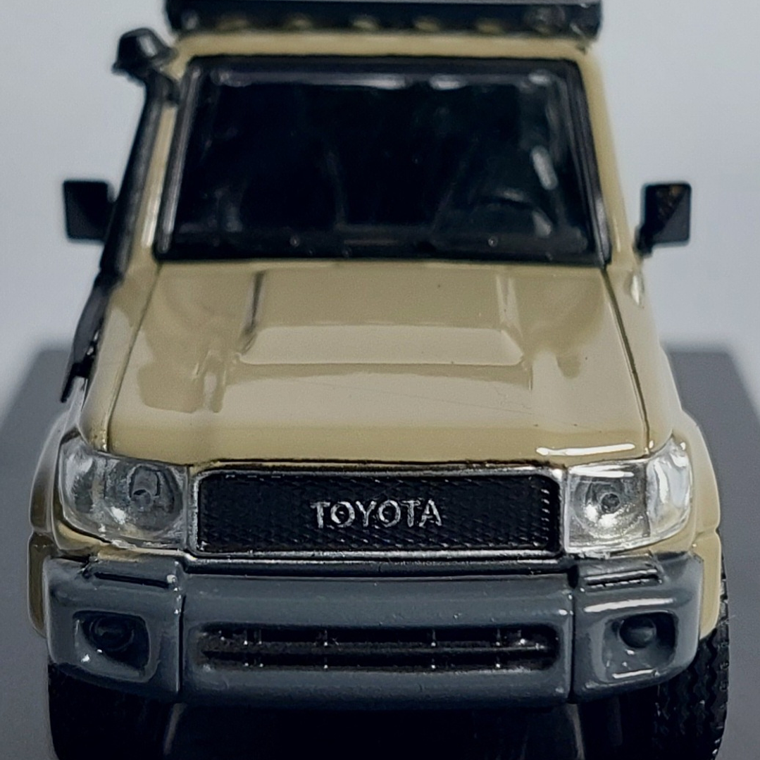 Toyota Land Cruiser 7o series 64 Paragon, Escala 1-64 2