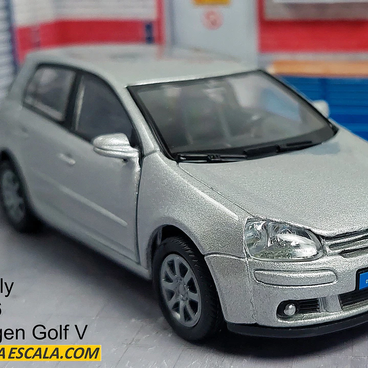 VOLKSWAGEN GOLF MK V Escala 1/36 De Coleccion 1