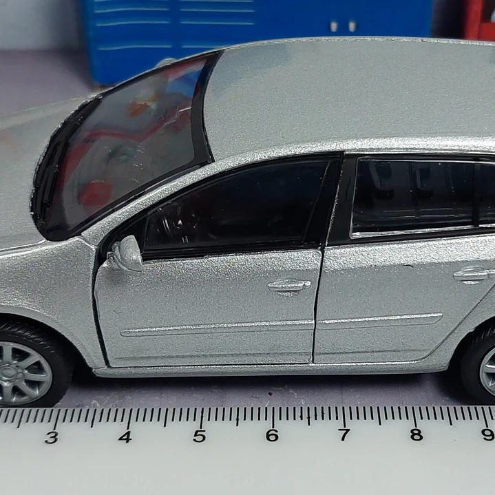 VOLKSWAGEN GOLF MK V Escala 1/36 De Coleccion 4