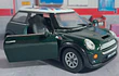 Mini Cooper S Verde,  Escala 1/28 marca kinsmart  12cm largo, 