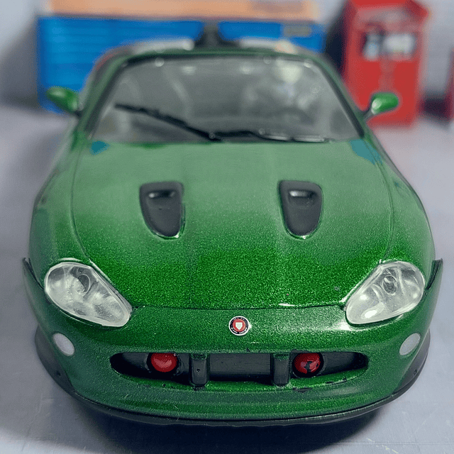 Jaguar xkr 007 die anoter day Escala 1/36 marca corgi escala 1/36