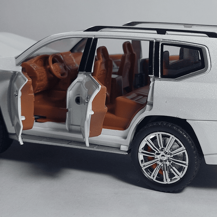 Toyota Land cruiser 300, Escala 1-24 5