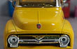 FORD F 100 1956 AMARILLA Escala 1/36 marca Kinsmart 