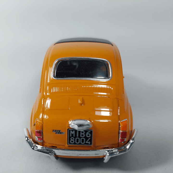 FIAT 500 NARANJA Escala 1/36  MARCA WELLY 4