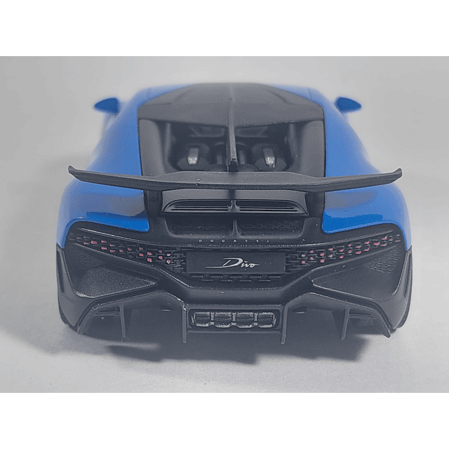 BUGATTI DIVO AZUL ESCALA 1/36 ,MARCA KINSMART﻿