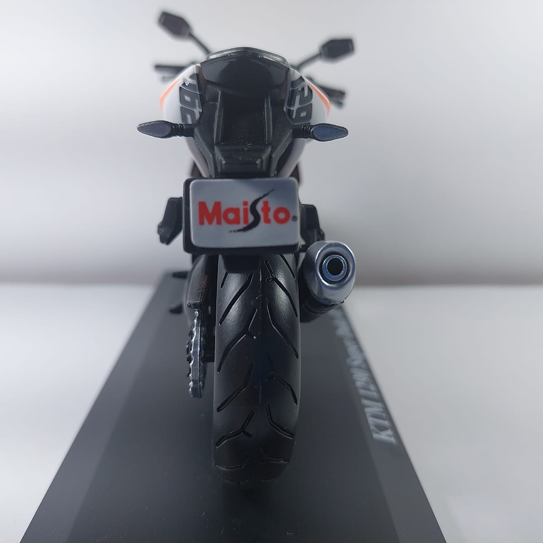 Moto Ktm 1290 Super Duke R, Escala 1/12 4