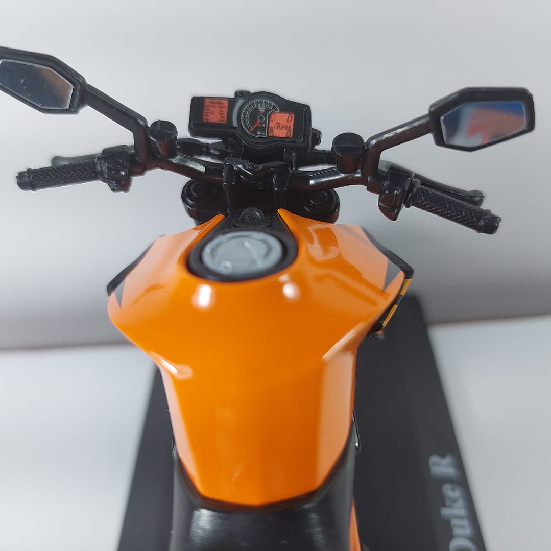 Moto Ktm 1290 Super Duke R, Escala 1/12 5
