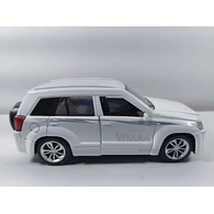 Suzuki Grand Vitara Color blanco escala 1/36 