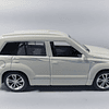 Suzuki Grand Vitara Color crema escala 1/36 