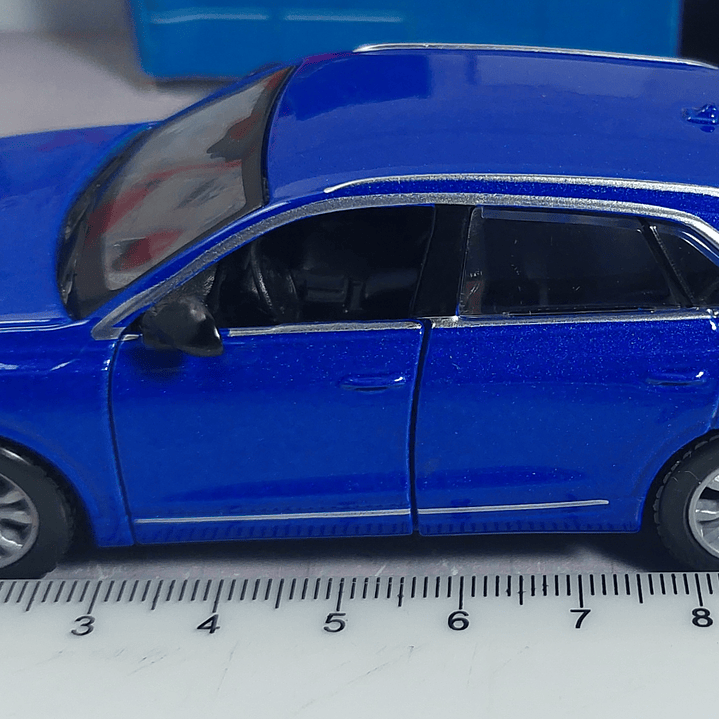 Audi SQ 8 escala 1/46 Marca Maisto 4