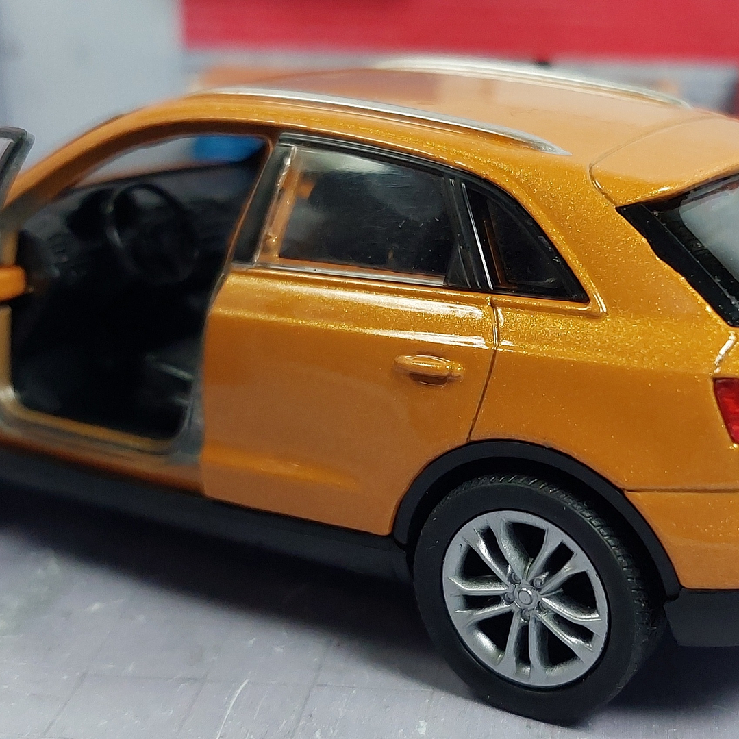 AUDI Q3 MARCA: WELLY ESCALA 1/36  4
