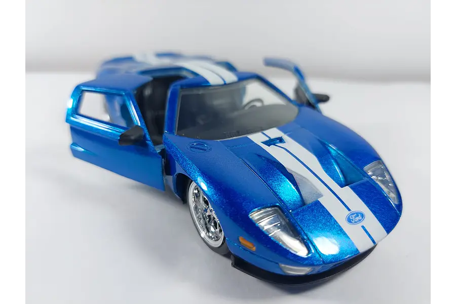FORD GT 2005 AZUL ESCALA 1/32 ,MARCA JADA