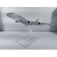 Avión Airbus A380 Emirates, Escala 1/400, 16cm Con Base