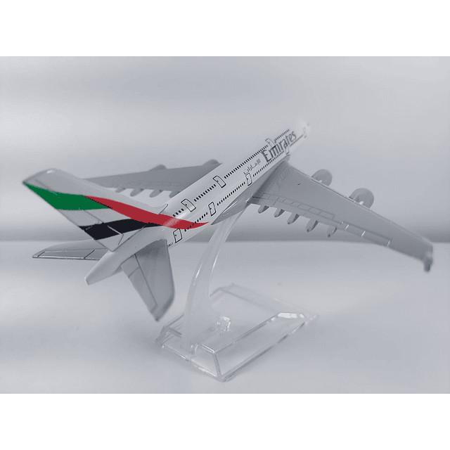 Avión Airbus A380 Emirates, Escala 1/400, 16cm Con Base