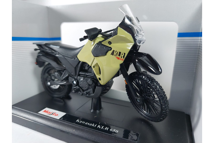 Kawasaki klr 650 Escala 1/18 marca maisto