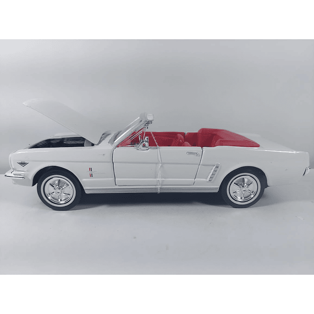 Ford Mustang 1964 1/2 BLANCO  Escala 1/24, Marca MOTOR MAX