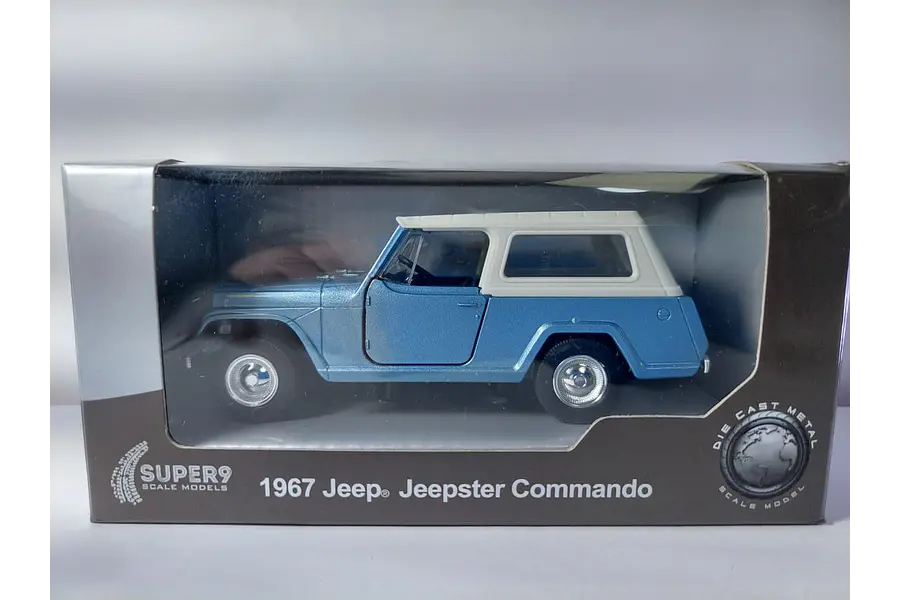 Jeep Jeepster Commando 1967 Escala 1/36, marca welly