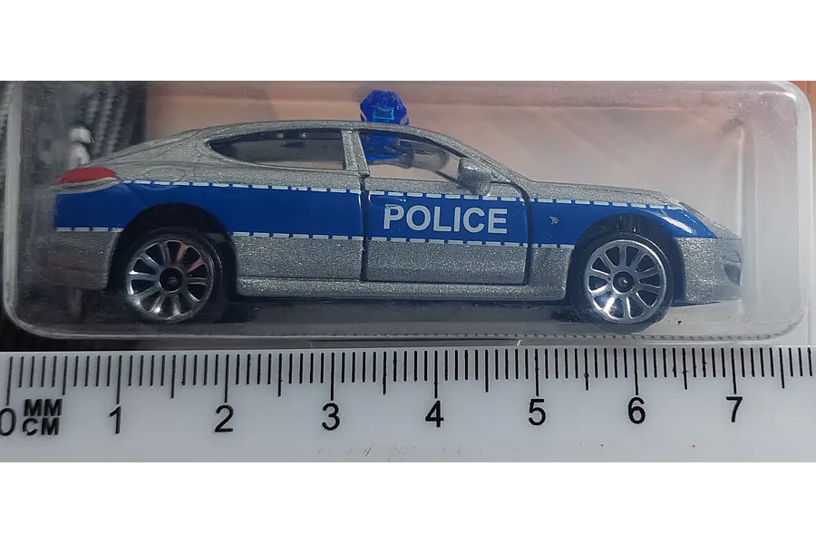 Porsche Panamera De Policía A Escala 1/64 Marca Majorette