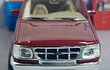 FORD Explorer, Escala 1-36 VINO TINTO marca welly