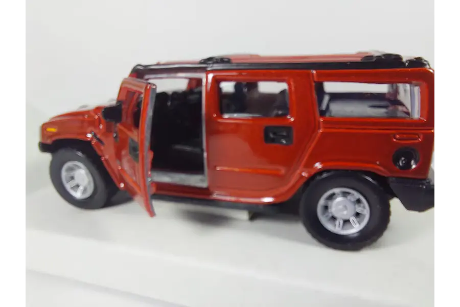 HUMMER H2 Marca: Maisto ESCALA 1/43