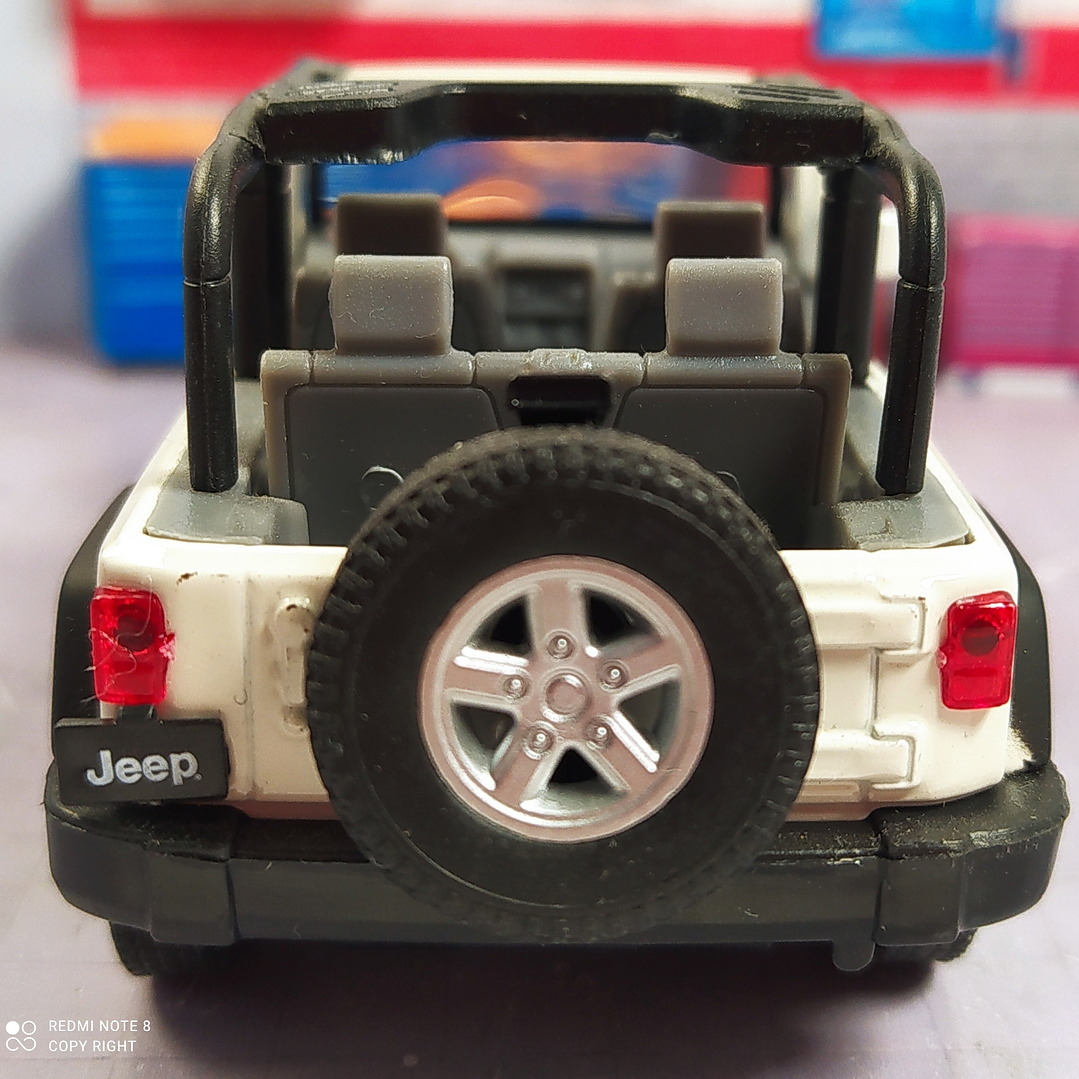 Jeep Wrangler Rubicon Blanco DESCAPOTADO Escala 1/36 Marca Welly 4