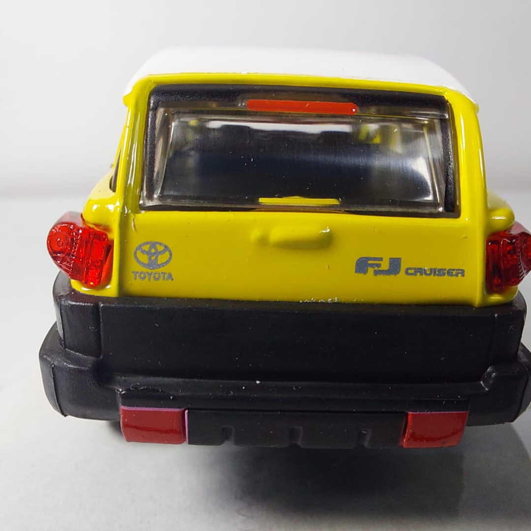 Toyota Fj Cruiser Escala 1/43 marca maisto 4