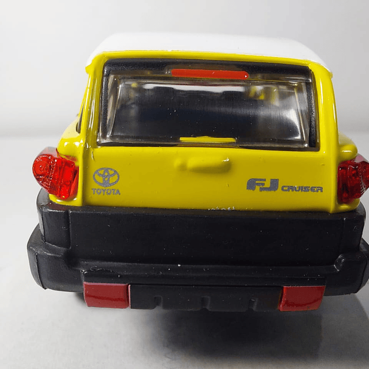 Toyota Fj Cruiser Escala 1/43 marca maisto 4