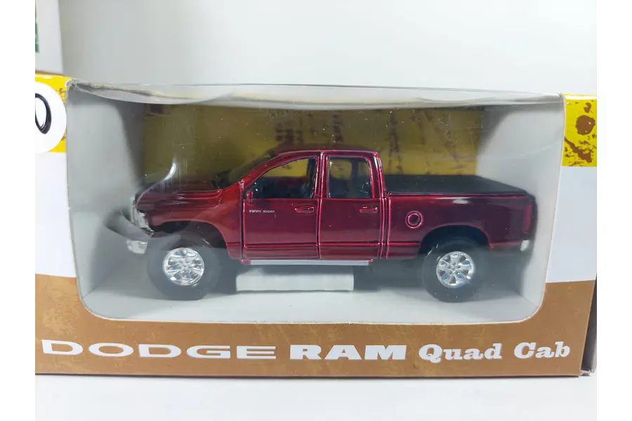 Dodge ram Quad Escala 1/43 marca maisto
