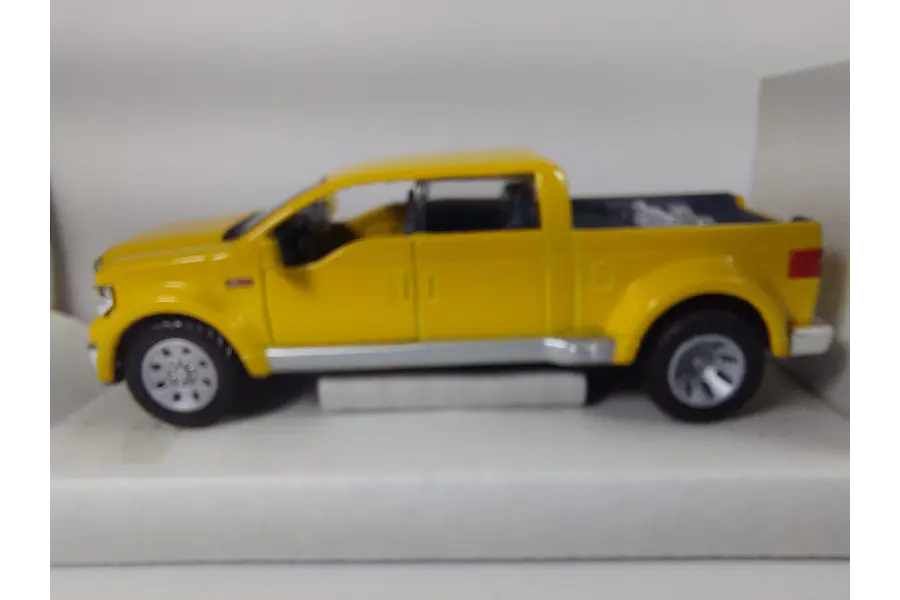 FORD mighty F 350 ESCALA 1/36 MARCA MAISTO
