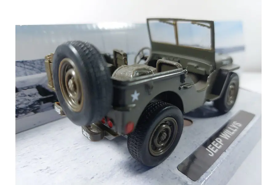 Jeep Willys Min Guerra 1941 Escala 1:32 MARCA NEW RAY