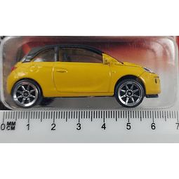 Opel Adam escala 1/64 amarillo Marca Majorette 