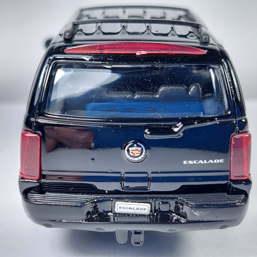 Cadillac Escalade 2002 negro Escala 1/36 marca welly 2