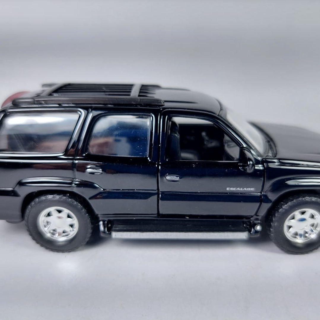 Cadillac Escalade 2002 negro Escala 1/36 marca welly 6