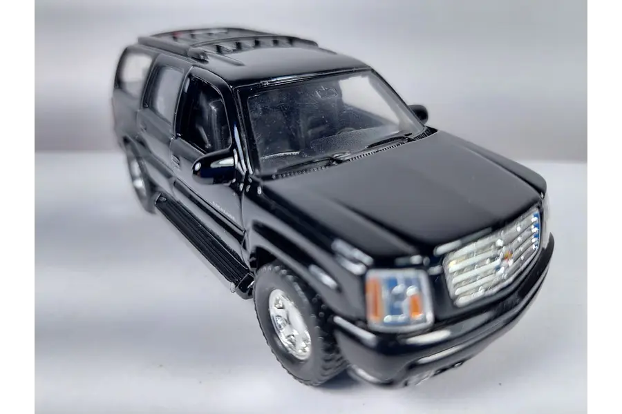 Cadillac Escalade 2002 negro Escala 1/36 marca welly