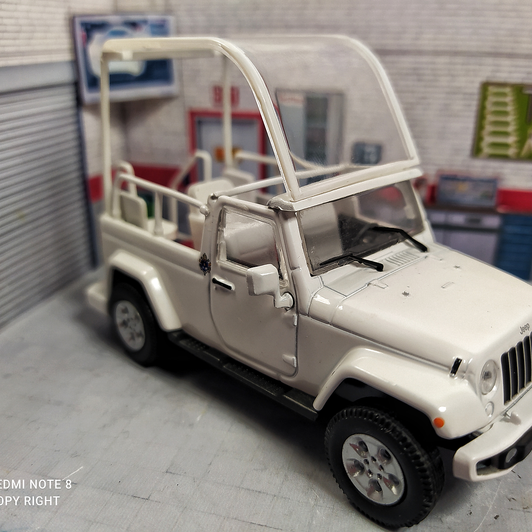 Jeep papamovil ,Escala 1/43 Marca Ixo 4