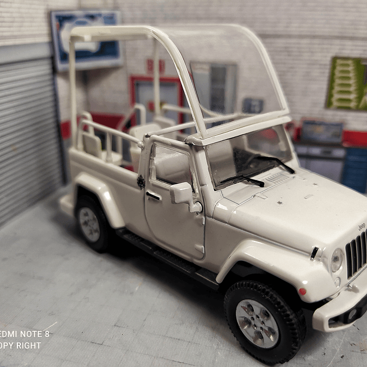 Jeep papamovil ,Escala 1/43 Marca Ixo 4