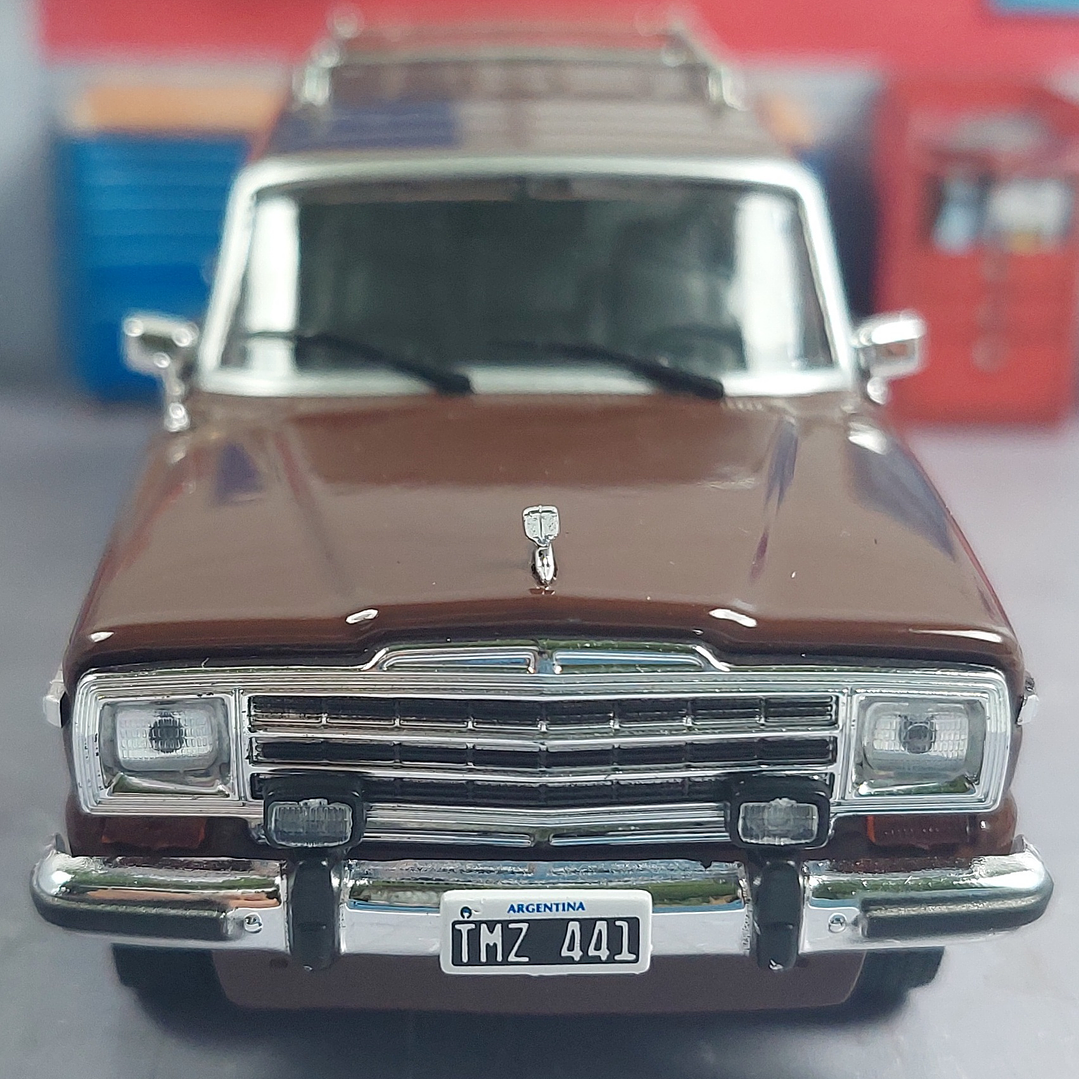 Jeep Grand wagoneer ,Carro A Escala 1/43 4